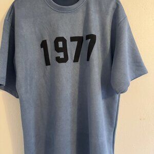 Chinpeneo 1977 Graphic T-Shirt Blue Size L - Pre-Owned Excellent Condition